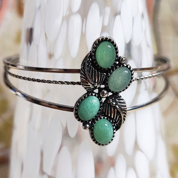 Vintage Adventurine Silver Tone Leaves Cuff Bracelet Light Green Oval Stones - Picture 8 of 12